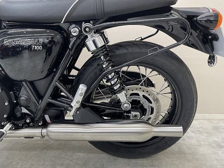 トライアンフ BONNEVILLE T100 ボンネビルT100 2023年モデル 左右バックサポート装備 27