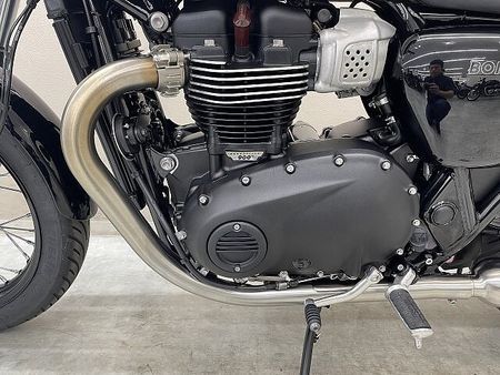 トライアンフ BONNEVILLE T100 ボンネビルT100 2023年モデル 左右バックサポート装備 32