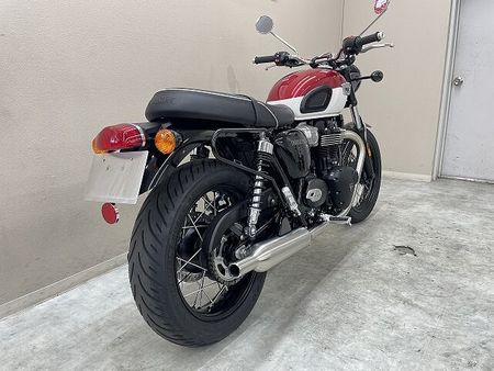トライアンフ BONNEVILLE T100 ボンネビルT100 2023年モデル 左右バックサポート装備 4