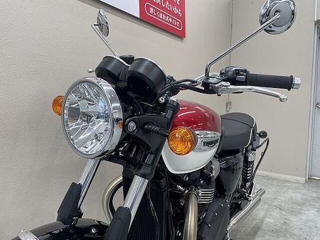 トライアンフ BONNEVILLE T100 ボンネビルT100 2023年モデル 左右バックサポート装備 35