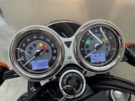 トライアンフ BONNEVILLE T100 ボンネビルT100 2023年モデル 左右バックサポート装備 39