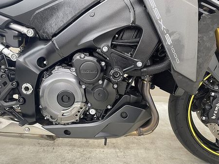 スズキ GSX-S1000 GSX-S1000 2022年モデル OVER製スライダー ヨシムラ製エンジンガード デイ 14