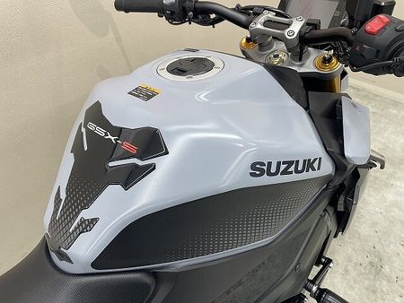 スズキ GSX-S1000 GSX-S1000 2022年モデル OVER製スライダー ヨシムラ製エンジンガード デイ 18