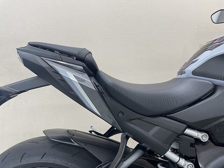 スズキ GSX-S1000 GSX-S1000 2022年モデル OVER製スライダー ヨシムラ製エンジンガード デイ 21