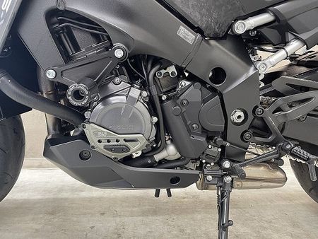 スズキ GSX-S1000 GSX-S1000 2022年モデル OVER製スライダー ヨシムラ製エンジンガード デイ 32