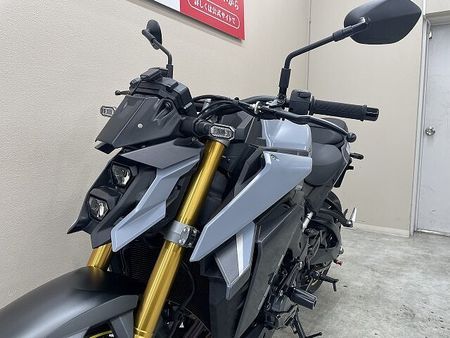 スズキ GSX-S1000 GSX-S1000 2022年モデル OVER製スライダー ヨシムラ製エンジンガード デイ 38