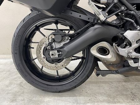 ヤマハ MT-09 トレーサー トレイサー900 エンジンガード GIVI製サイドパニア装備 21
