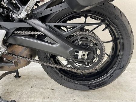 ヤマハ MT-09 トレーサー トレイサー900 エンジンガード GIVI製サイドパニア装備 28