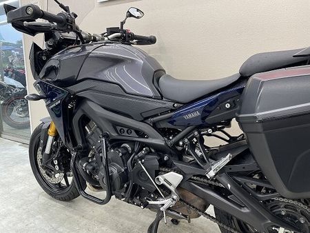 ヤマハ MT-09 トレーサー トレイサー900 エンジンガード GIVI製サイドパニア装備 29