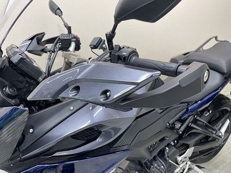 ヤマハ MT-09 トレーサー トレイサー900 エンジンガード GIVI製サイドパニア装備 36