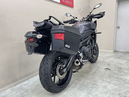 ヤマハ MT-09 トレーサー トレイサー900 エンジンガード GIVI製サイドパニア装備 4