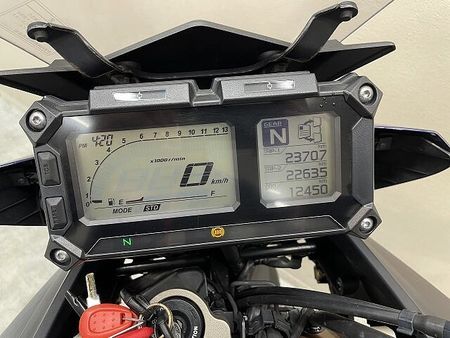 ヤマハ MT-09 トレーサー トレイサー900 エンジンガード GIVI製サイドパニア装備 39