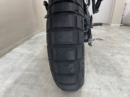 ハスクバーナ SVARTPILEN 401 スヴァルトピレン401 2024年現行モデル ワンオーナー ライトガード装備 24