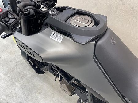 ハスクバーナ SVARTPILEN 401 スヴァルトピレン401 2024年現行モデル ワンオーナー ライトガード装備 28