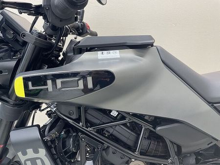 ハスクバーナ SVARTPILEN 401 スヴァルトピレン401 2024年現行モデル ワンオーナー ライトガード装備 29