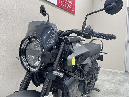 ハスクバーナ SVARTPILEN 401 スヴァルトピレン401 2024年現行モデル ワンオーナー ライトガード装備 33