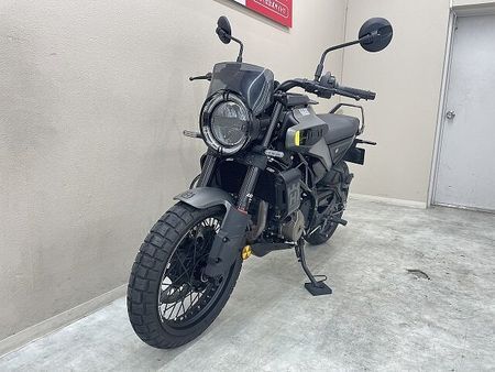 ハスクバーナ SVARTPILEN 401 スヴァルトピレン401 2024年現行モデル ワンオーナー ライトガード装備 5