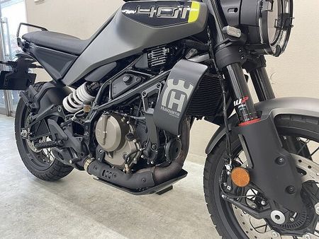 ハスクバーナ SVARTPILEN 401 スヴァルトピレン401 2024年現行モデル ワンオーナー ライトガード装備 9