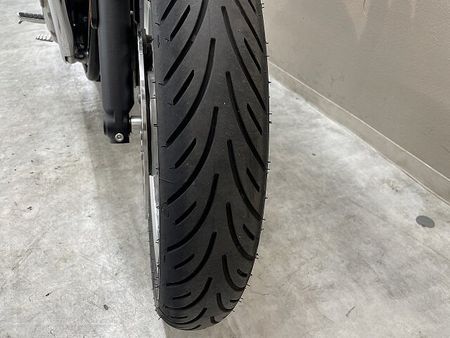トライアンフ BONNEVILLE T120 ボンネビルT120 2024年モデル スクリーン USB電源装備 13