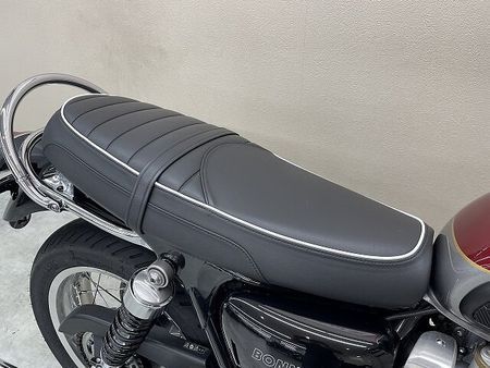 トライアンフ BONNEVILLE T120 ボンネビルT120 2024年モデル スクリーン USB電源装備 18