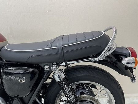 トライアンフ BONNEVILLE T120 ボンネビルT120 2024年モデル スクリーン USB電源装備 24