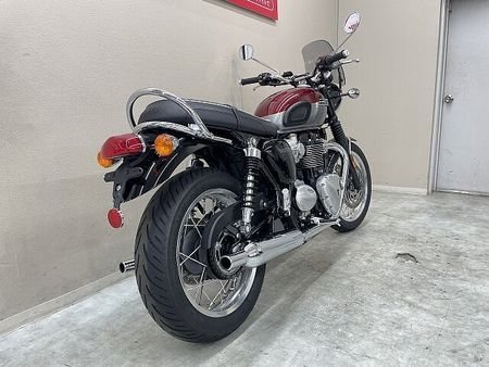トライアンフ BONNEVILLE T120 ボンネビルT120 2024年モデル スクリーン USB電源装備 4