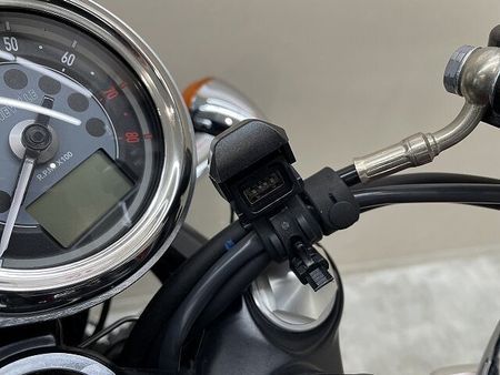 トライアンフ BONNEVILLE T120 ボンネビルT120 2024年モデル スクリーン USB電源装備 36