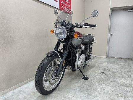 トライアンフ BONNEVILLE T120 ボンネビルT120 2024年モデル スクリーン USB電源装備 5