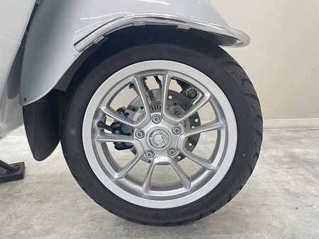 ベスパ Primavera 125 プリマベーラ125 2018年モデル 純正トップケース装備 17