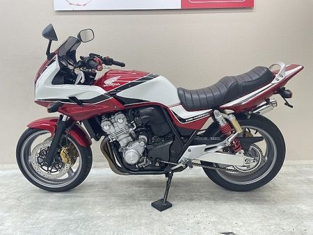 ホンダ CB400スーパーボルドール CB400スーパーボルドールRevo カスタムマフラー ハリケーン製ハンドル タックロール 3