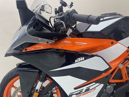 KTM RC390 RC390 DELKEVIC製マフラー エルゴシート装備 32