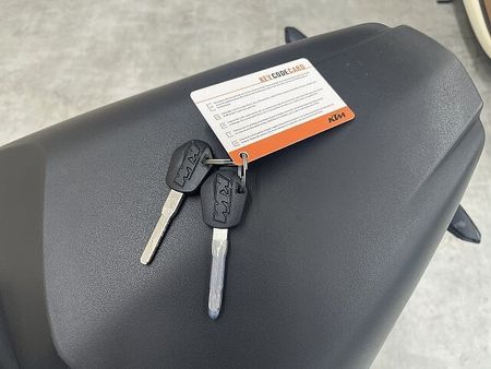 KTM RC390 RC390 DELKEVIC製マフラー エルゴシート装備 39