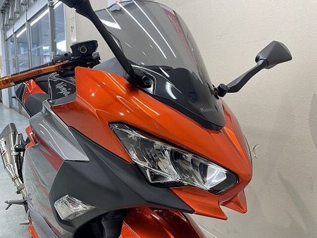 カワサキ ニンジャ 400 NINJA400 ヨシムラ製マフラー スモークスクリーン ハイシート USBポート フェン 13