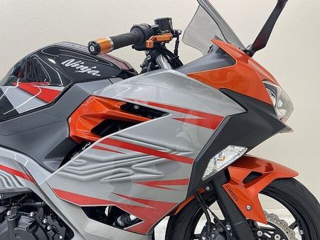 カワサキ ニンジャ 400 NINJA400 ヨシムラ製マフラー スモークスクリーン ハイシート USBポート フェン 16