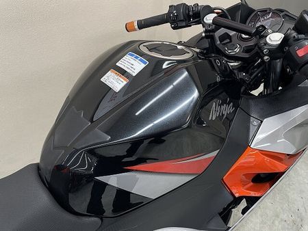 カワサキ ニンジャ 400 NINJA400 ヨシムラ製マフラー スモークスクリーン ハイシート USBポート フェン 20