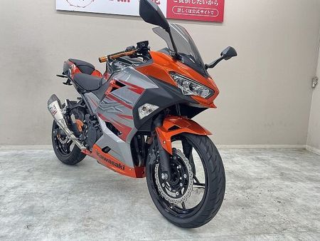 カワサキ ニンジャ 400 NINJA400 ヨシムラ製マフラー スモークスクリーン ハイシート USBポート フェン 2