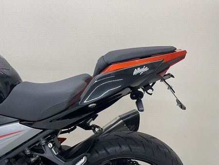 カワサキ ニンジャ 400 NINJA400 ヨシムラ製マフラー スモークスクリーン ハイシート USBポート フェン 28