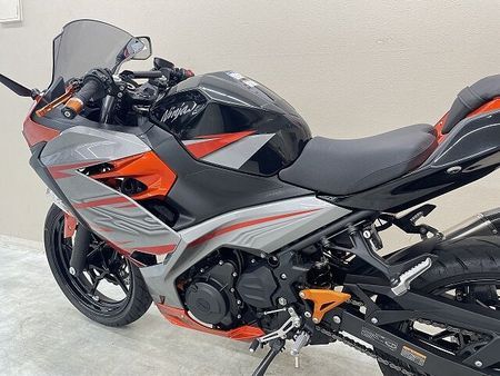 カワサキ ニンジャ 400 NINJA400 ヨシムラ製マフラー スモークスクリーン ハイシート USBポート フェン 29