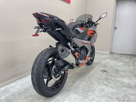 カワサキ ニンジャ 400 NINJA400 ヨシムラ製マフラー スモークスクリーン ハイシート USBポート フェン 5
