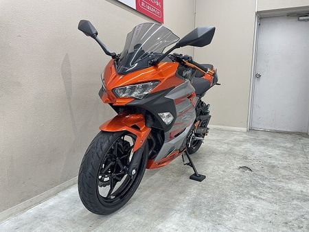 カワサキ ニンジャ 400 NINJA400 ヨシムラ製マフラー スモークスクリーン ハイシート USBポート フェン 6