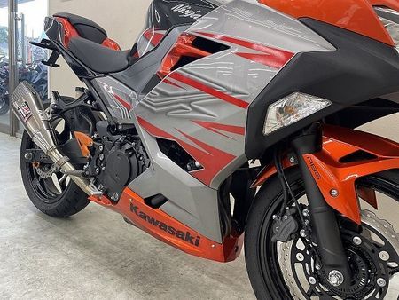 カワサキ ニンジャ 400 NINJA400 ヨシムラ製マフラー スモークスクリーン ハイシート USBポート フェン 10