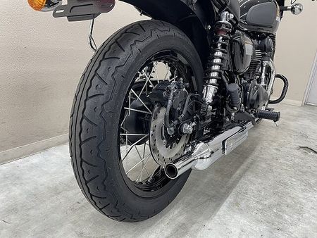 カワサキ W800 CAFE 【スピード納車】W800カフェ 2022年モデル エンジンガード グリップヒーター バック 22