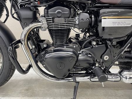 カワサキ W800 CAFE 【スピード納車】W800カフェ 2022年モデル エンジンガード グリップヒーター バック 29