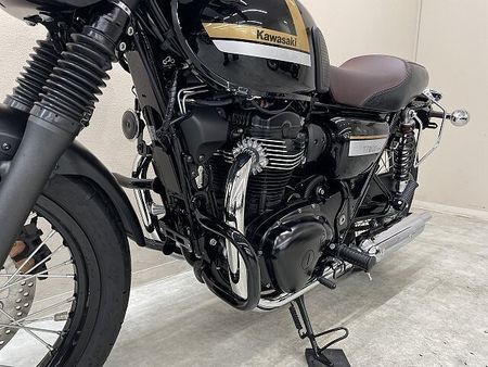 カワサキ W800 CAFE 【スピード納車】W800カフェ 2022年モデル エンジンガード グリップヒーター バック 30