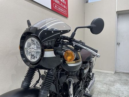 カワサキ W800 CAFE 【スピード納車】W800カフェ 2022年モデル エンジンガード グリップヒーター バック 32