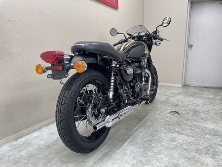 カワサキ W800 CAFE 【スピード納車】W800カフェ 2022年モデル エンジンガード グリップヒーター バック 5