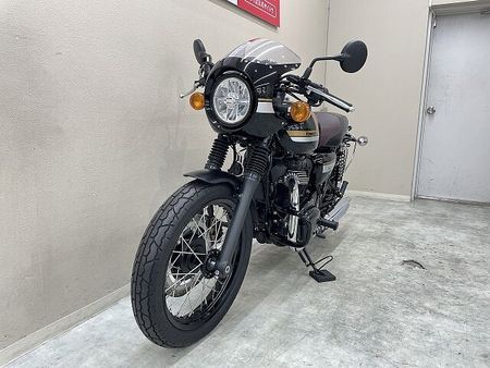 カワサキ W800 CAFE 【スピード納車】W800カフェ 2022年モデル エンジンガード グリップヒーター バック 6
