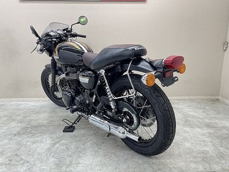 カワサキ W800 CAFE 【スピード納車】W800カフェ 2022年モデル エンジンガード グリップヒーター バック 7