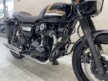 カワサキ W800 CAFE 【スピード納車】W800カフェ 2022年モデル エンジンガード グリップヒーター バック 10
