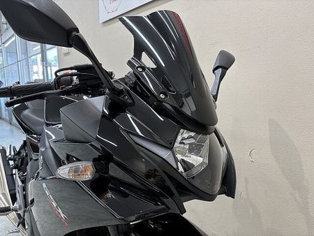スズキ GSX250R GSX250R 2021年モデル スモークスクリーン グラブoー マルチバー USBポート 13